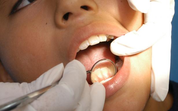 IMSS Campeche - Tienes mal aliento o mal sabor de boca🤔. ¡Cuidado! tus  encías pueden estar enfermas😖. Visita a tu dentista al menos dos veces al  año👌. 👉#NoLoDejesPasar